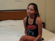 Филиппинская подростковая шлюха с плотной чистой киской занимается сексом в отеле